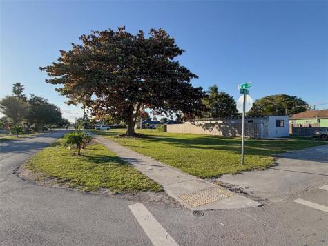 548 SW 6th Terrace Homestead FL 33030