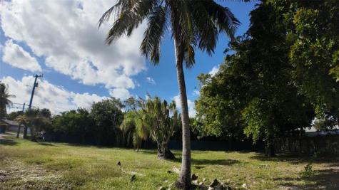 935 NE 34th Court Oakland Park FL 33334