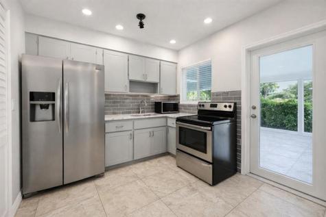 1413 NE 17th Way Fort Lauderdale FL 33304