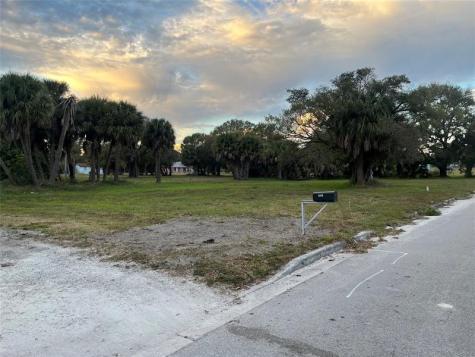 605 N 8th Street Fort Pierce FL 34950