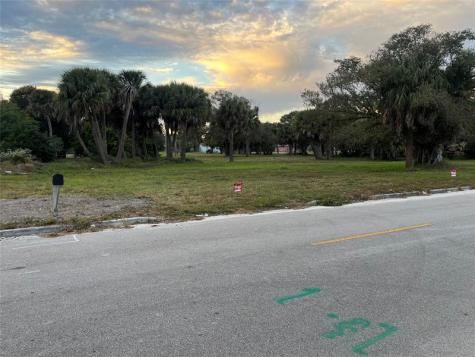 605 N 8th Street Fort Pierce FL 34950