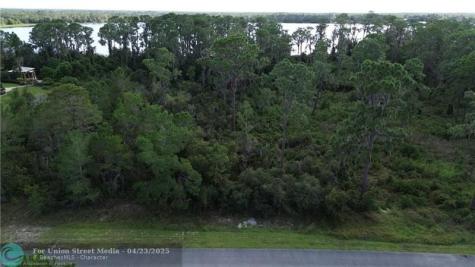 3029 Hawks Landing Circle Sebring FL 33875