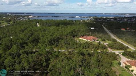 3029 Hawks Landing Circle Sebring FL 33875