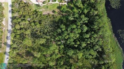 3029 Hawks Landing Circle Sebring FL 33875