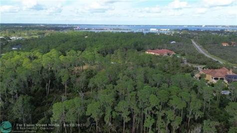 3029 Hawks Landing Circle Sebring FL 33875