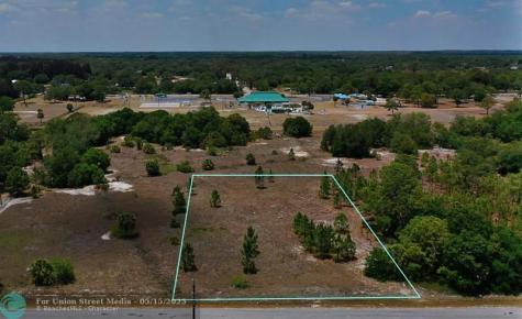 250 N Jinete Street Clewiston FL 33440