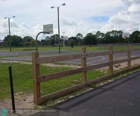 250 N Jinete Street Clewiston FL 33440