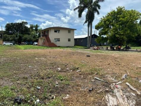 724 SW Avenue B Avenue Belle Glade FL 33430