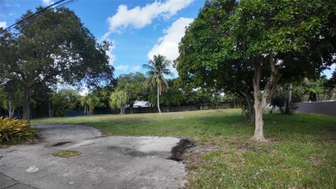 937 NE 34th Court Oakland Park FL 33334