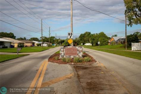 754 American Street NW Lake Placid FL 33852