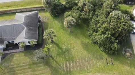 755 38TH Court Vero Beach FL 32968