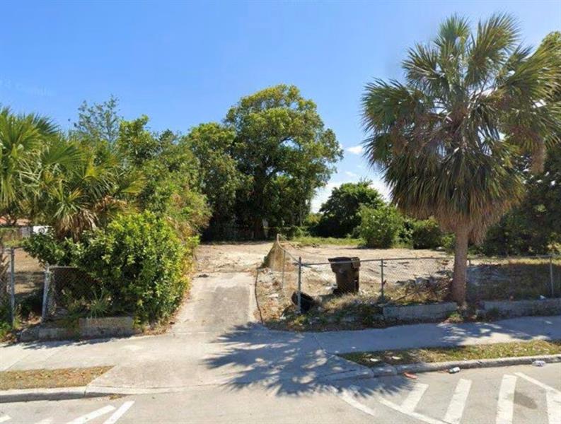 524 15TH Street (L A Kirksey) West Palm Beach FL 33401