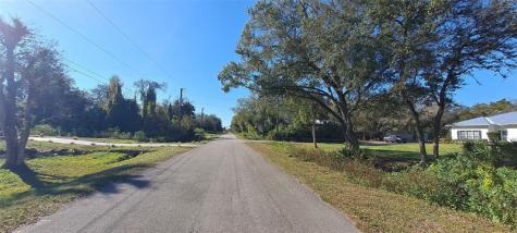 90 NE 138th Street Okeechobee FL 34972