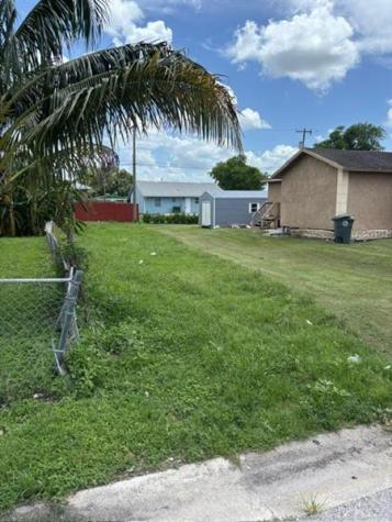 525 SW 9th Street Belle Glade FL 33430