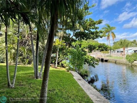 808 SW 8th Terrace Fort Lauderdale FL 33315