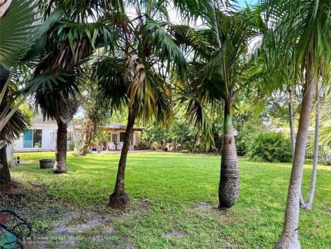808 SW 8th Terrace Fort Lauderdale FL 33315