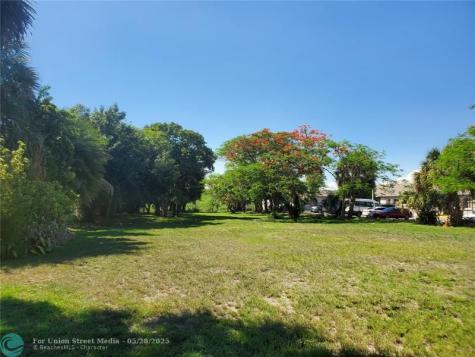 1697 E Main Street Pahokee FL 33476