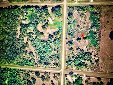 20922 NW 254th Okeechobee FL 34972