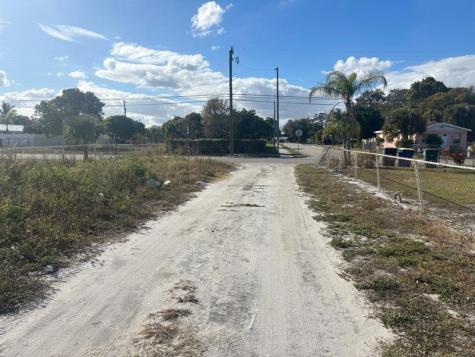 1512 N 17th Street Fort Pierce FL 34950
