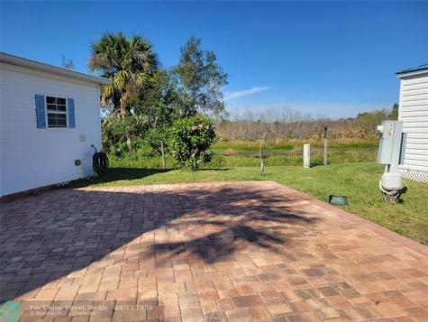 605 SW 40th Cove Okeechobee FL 34974