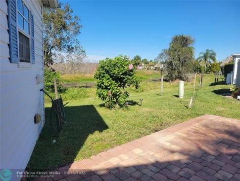 605 SW 40th Cove Okeechobee FL 34974