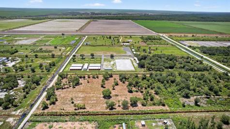 xx Bedu Court Loxahatchee FL 33470