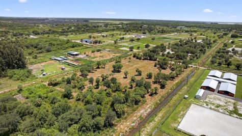 xx Bedu Court Loxahatchee FL 33470