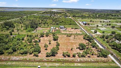 xx Bedu Court Loxahatchee FL 33470
