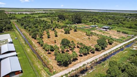 xx Bedu Court Loxahatchee FL 33470