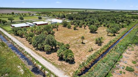 xx Bedu Court Loxahatchee FL 33470