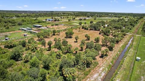 xx Bedu Court Loxahatchee FL 33470