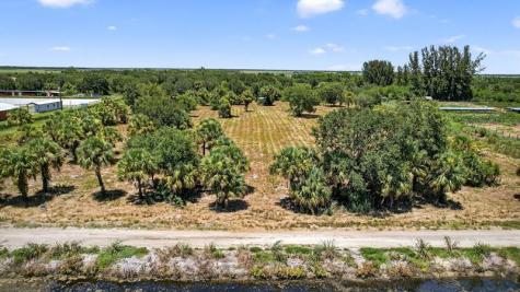 xx Bedu Court Loxahatchee FL 33470