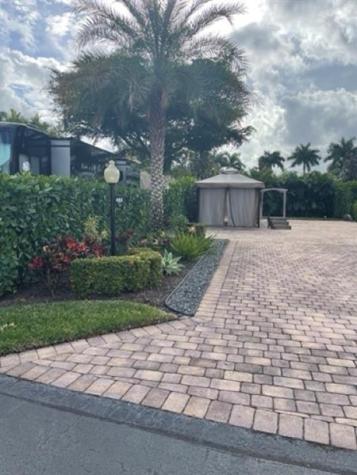483 S Cortez Drive Circle S Margate FL 33068