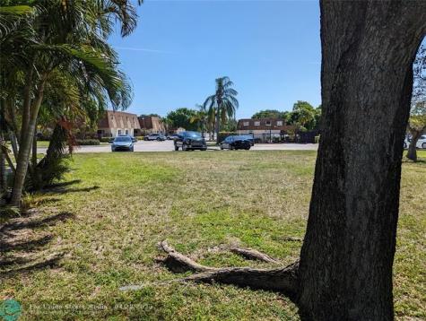 136 San Remo Boulevard North Lauderdale FL 33068