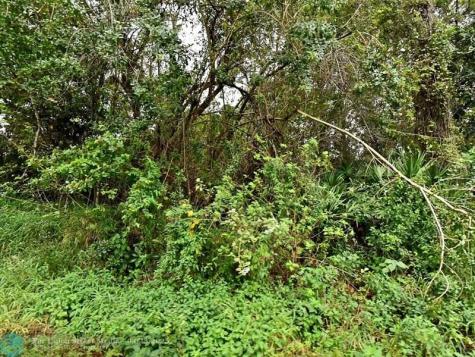 AVENUE S Avenue S Fort Pierce FL 34947
