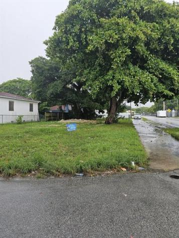 6310 NW 21st Avenue Miami FL 33147