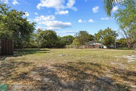 12840 SW 83rd Court Pinecrest FL 33156