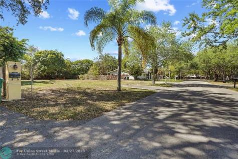 12840 SW 83rd Court Pinecrest FL 33156