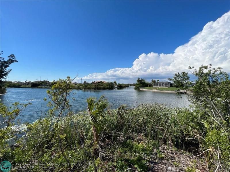 1920 NE 1st Place Cape Coral FL 33909