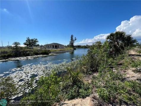 1920 NE 1st Place Cape Coral FL 33909