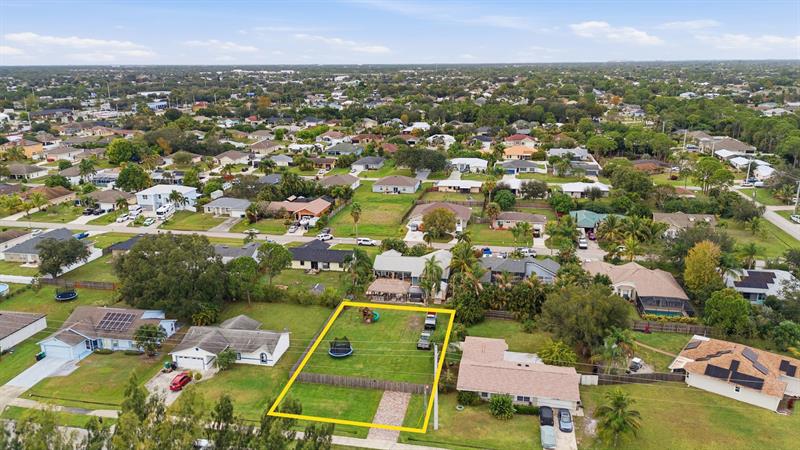 313 SW Thornhill Drive Port St Lucie FL 34984