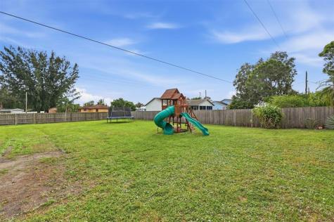 313 SW Thornhill Drive Port St Lucie FL 34984