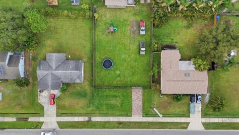 313 SW Thornhill Drive Port St Lucie FL 34984