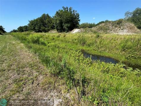 16788 NW 276th Street Okeechobee FL 34972
