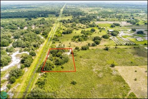 16788 NW 276th Street Okeechobee FL 34972