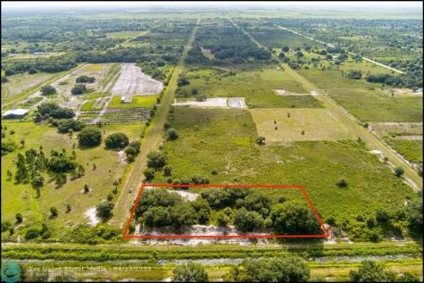16788 NW 276th Street Okeechobee FL 34972