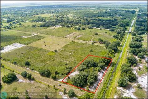 16788 NW 276th Street Okeechobee FL 34972