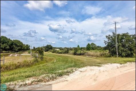 16788 NW 276th Street Okeechobee FL 34972