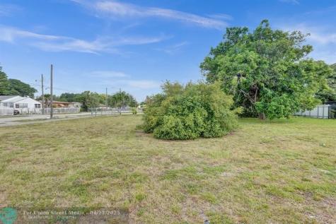 1895 NW 58th Street Miami FL 33142