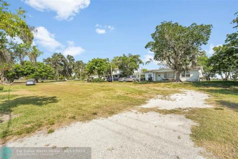 672 State Road 78 Okeechobee FL 34974